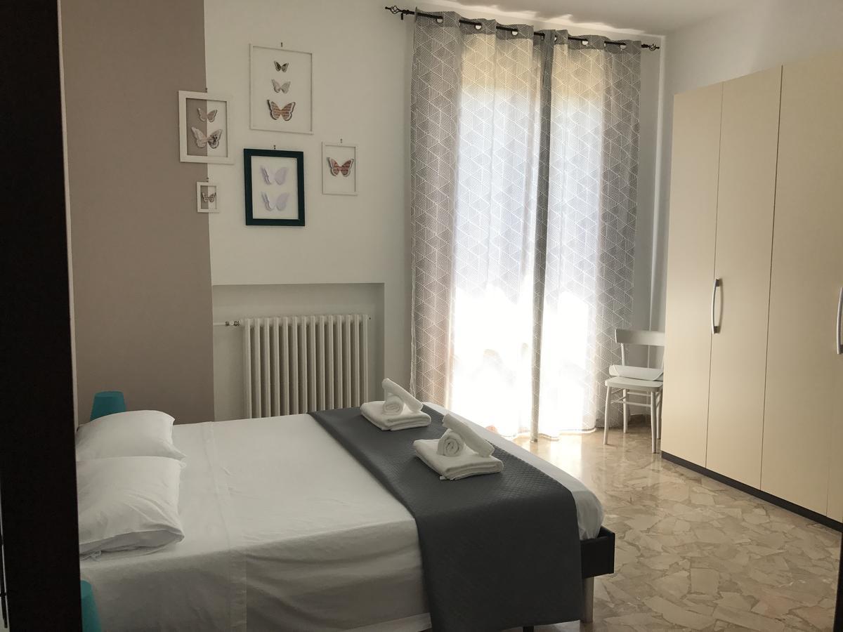 B&B Civico22 Civitanova Marche Esterno foto